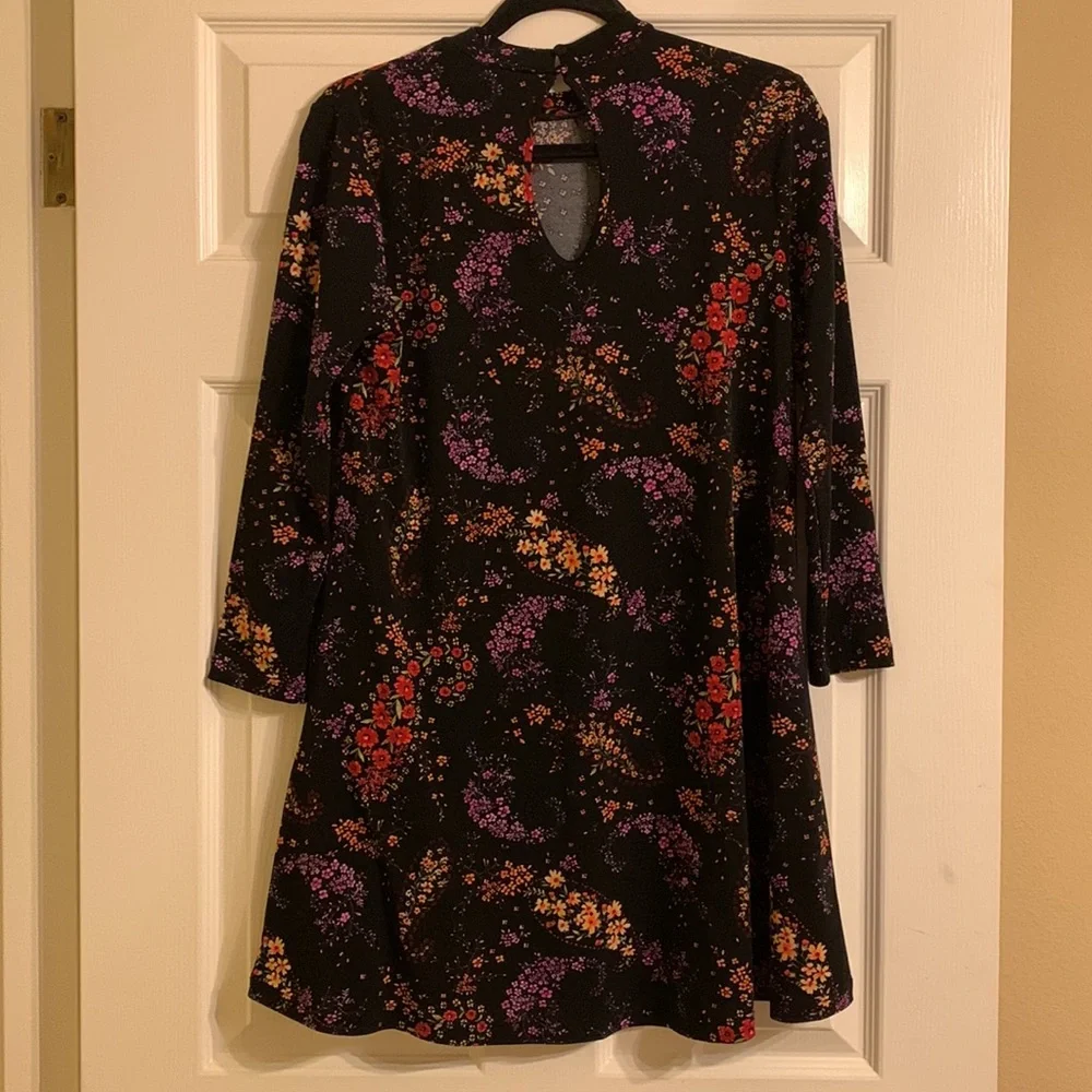 Forever 21 Floral Dress - Picture 5 of 6